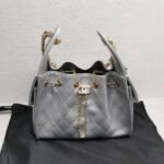 Chanel 25 Small Handbag Metallic Grained And Gold Tone Metal Silver 26Cm AS5293 B20405 NZV67 - Image 2