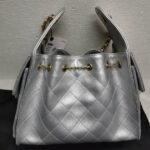 Chanel 25 Small Handbag Metallic Grained And Gold Tone Metal Silver 26Cm AS5293 B20405 NZV67 - Image 6